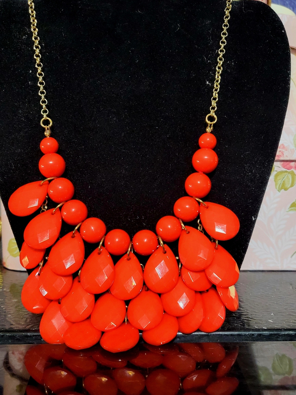 22" Jane Stone Red Acrylic Teardrop Bubble Statement Bib Necklace Gold Tone